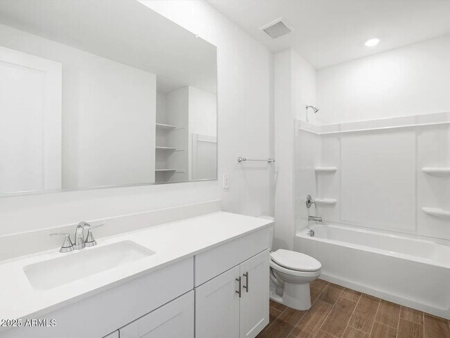 Building Photo - 4210 W Yolanda Ln