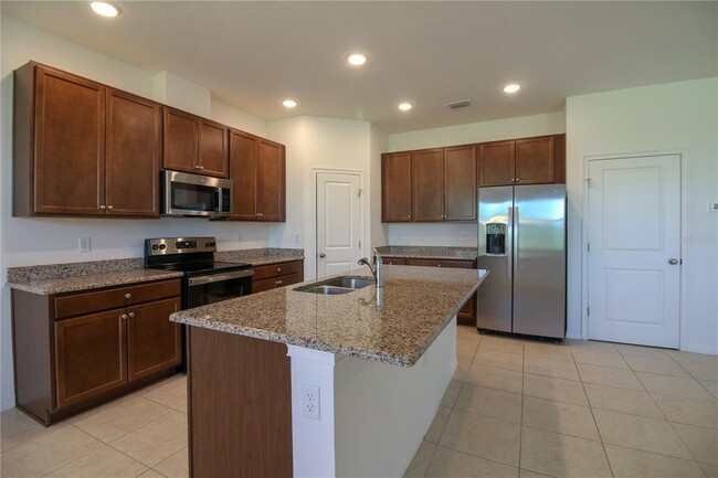 Building Photo - 6524 Great Bear Dr
