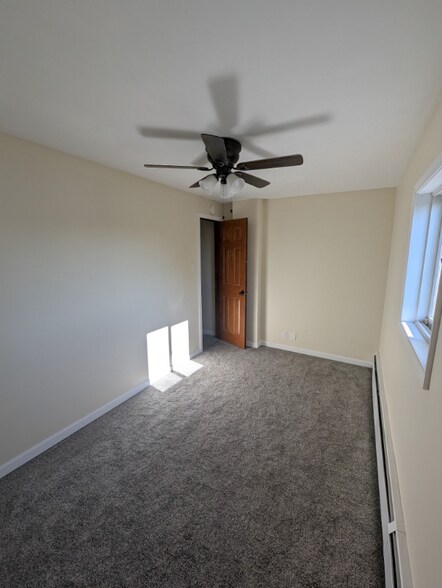 Building Photo - 228 N School St