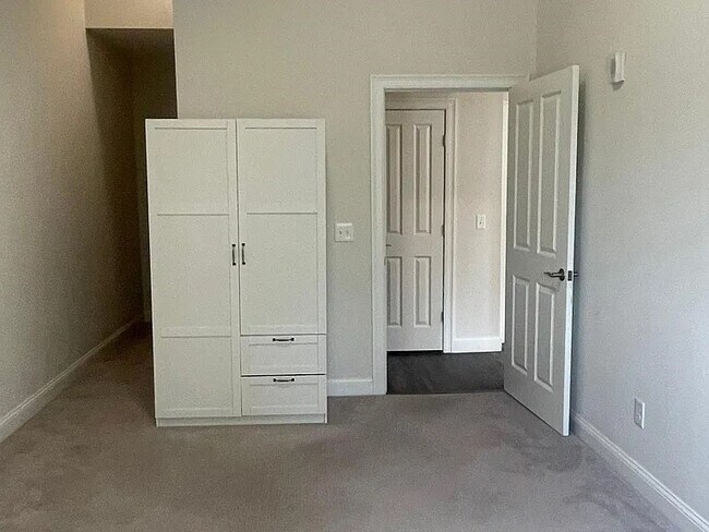 Building Photo - 1022 Hancock St