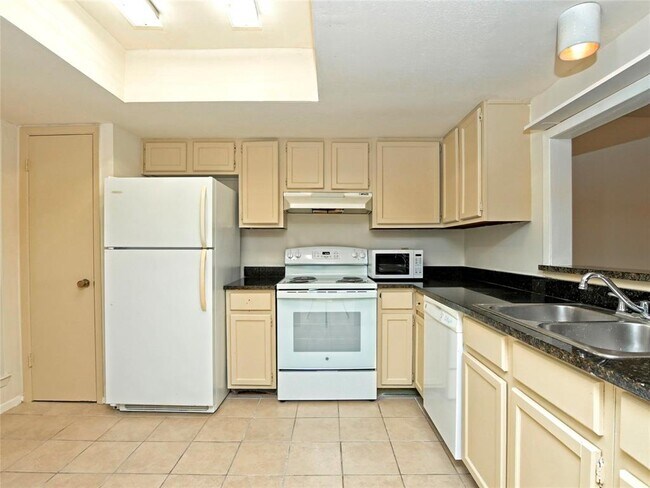 Building Photo - 3 Casa Verde St