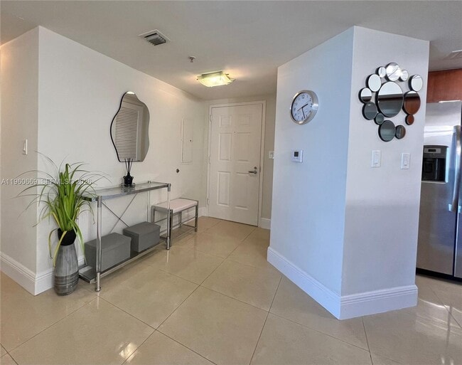 Building Photo - 16699 Collins Ave