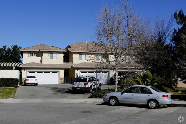 Building Photo - Parkview Townhomes