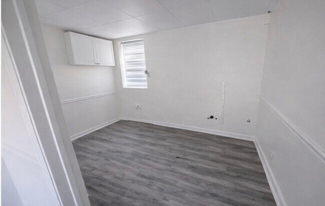 Building Photo - 2510 S MacDill Ave