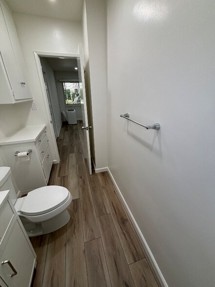 Building Photo - 820 S Rosemead Blvd