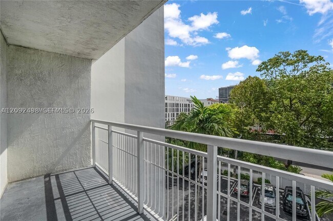 Building Photo - 1688 West Dr