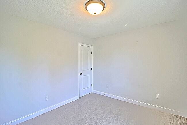 Building Photo - 430 Rutledge Dr