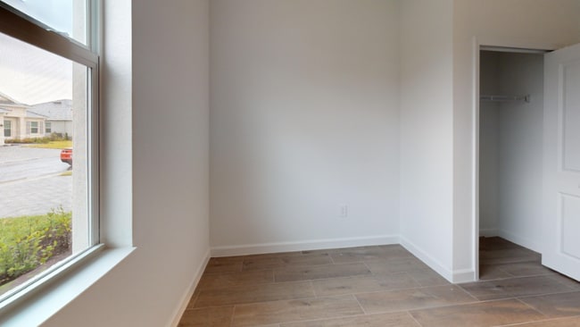 Building Photo - 7913 Lakes Edge Ln