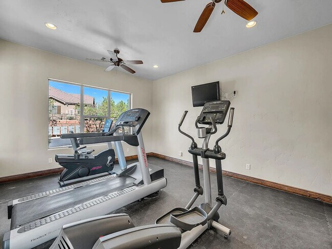 Building Photo - 4221 Torrey Pines Dr