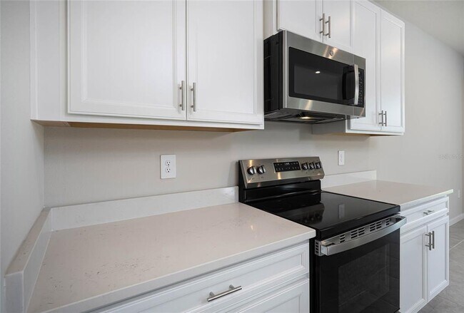 Building Photo - 16873 Castoro Dr