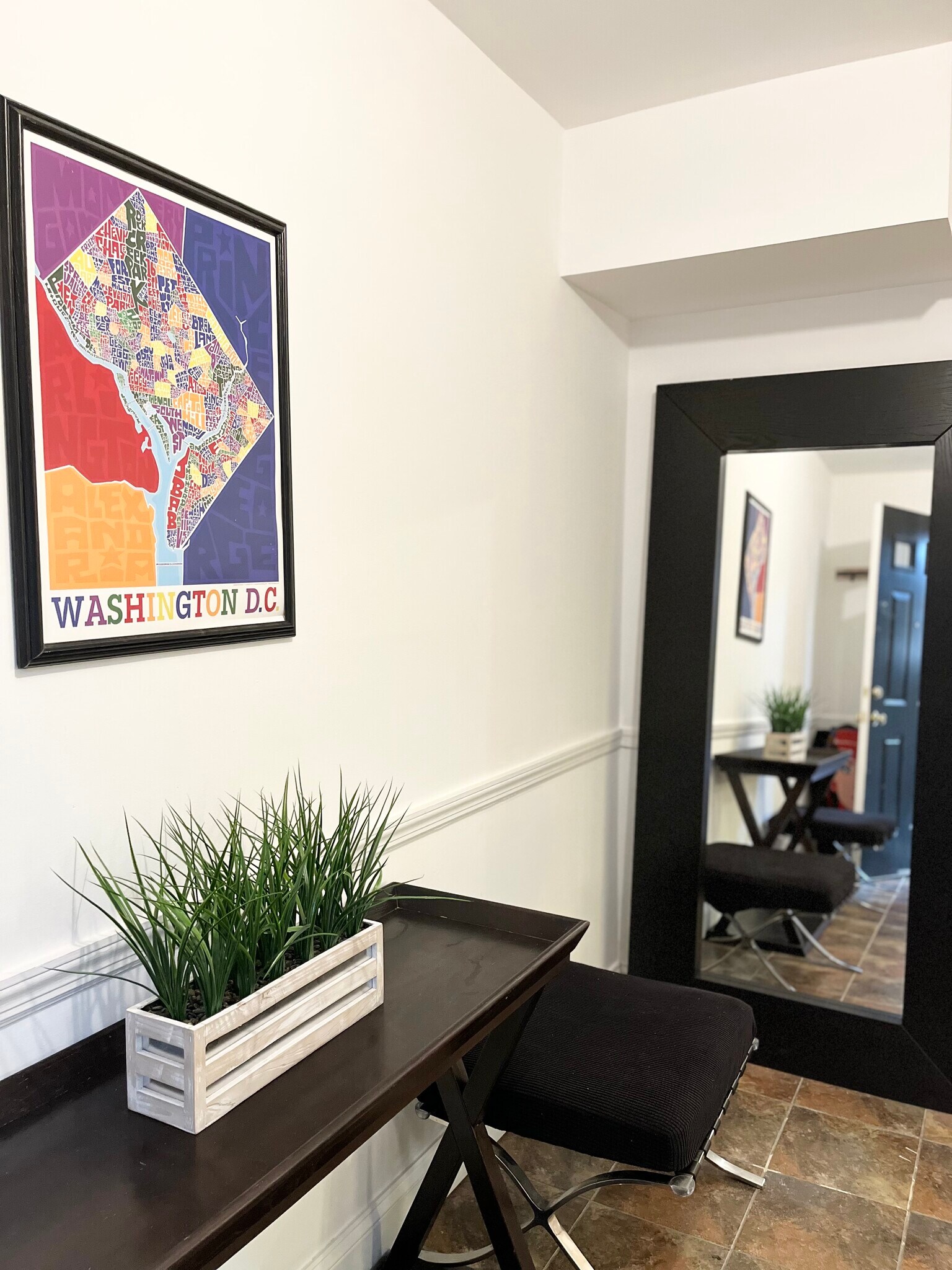 Building Photo - 614 G St SW