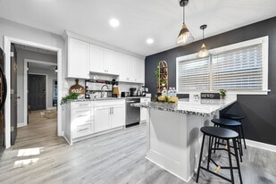 Building Photo - 2659 Glenvalley Dr