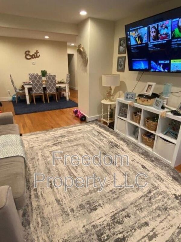 Building Photo - 18 Canal St