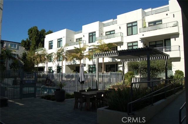 Building Photo - 399 E Del Mar Blvd