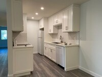 Building Photo - Peaceful Coastal Living in Encinitas