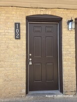 Building Photo - 2219 E Travis St