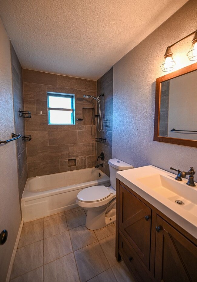 Building Photo - 103 Boca Vista