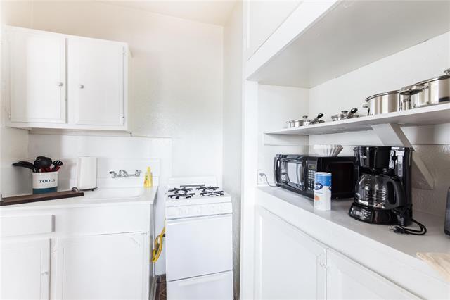 Building Photo - 324 W Canty St