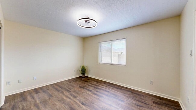 Building Photo - Charming Northeast Heights Rental - Pet Friendly!
