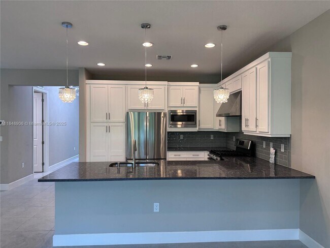 Building Photo - 12780 SW Clear Water Way