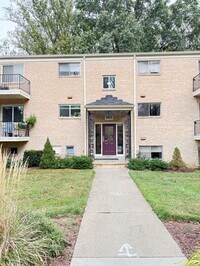 Building Photo - Commuter’s Dream! Large 2BR/2BA Condo Step...