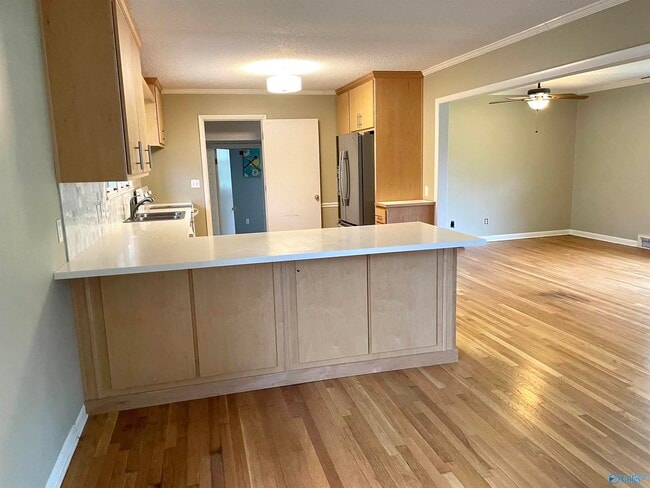 Building Photo - 612 Drummond Rd SW