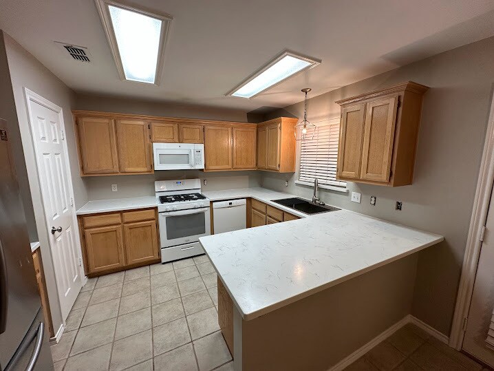Building Photo - 1115 Oak Tree Drive