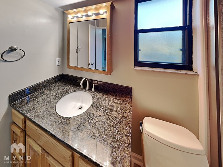 Building Photo - 3315 Blackfoot Trail S