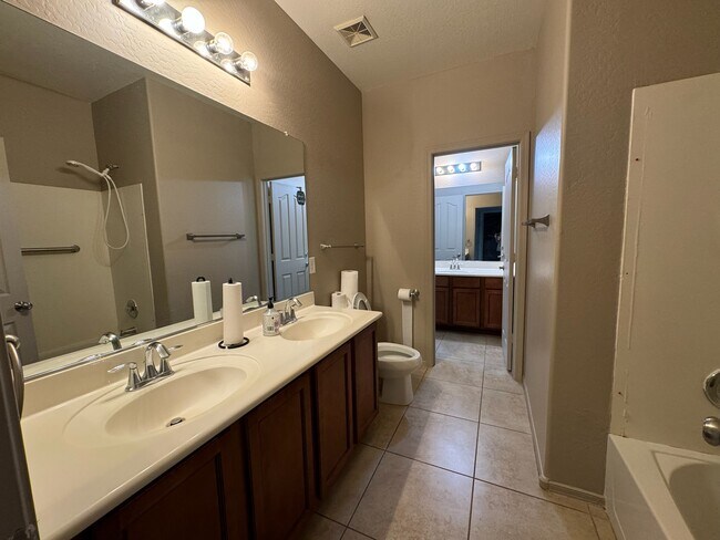 Building Photo - 1647 S 170th Ave