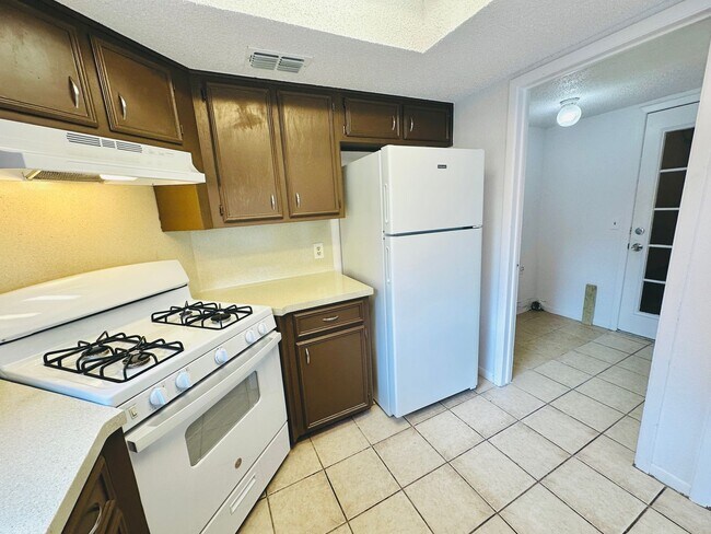 Building Photo - 152 RIDGE