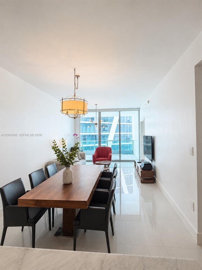 Building Photo - 900 Biscayne Blvd