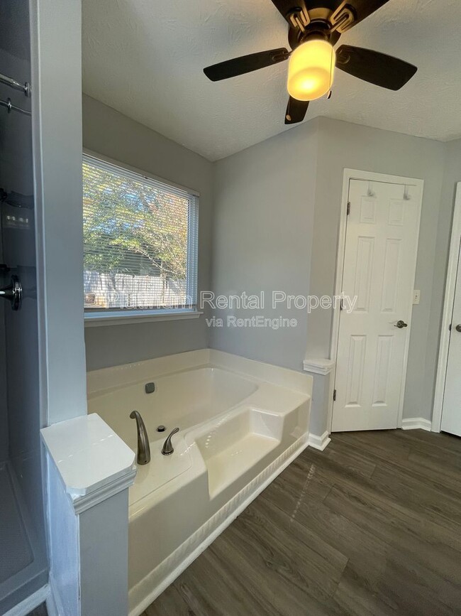 Building Photo - 1630 Creek Crossing SE