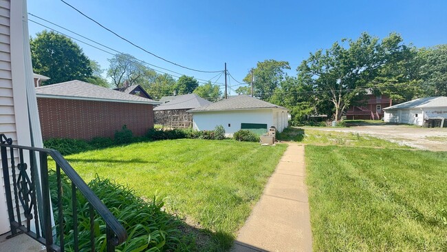Building Photo - 3+ bedroom, 2 bath in south Lincoln
