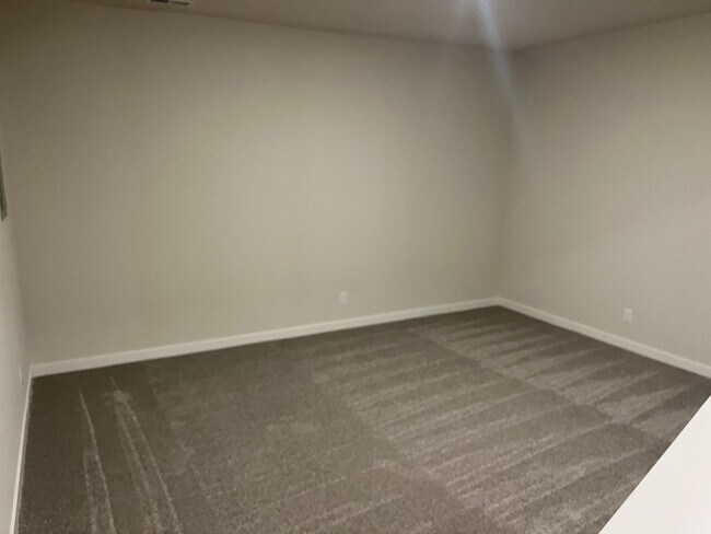 Building Photo - Spacious 5-Bedroom Duplex Near Asbury Elementary with Finished Basement & Full Amenities