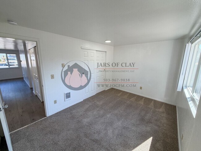 Building Photo - 3921 Partridge Ln NE