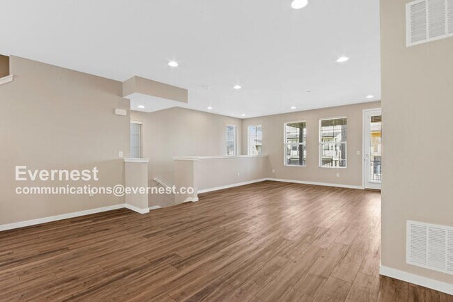 Building Photo - 8970 Southurst St