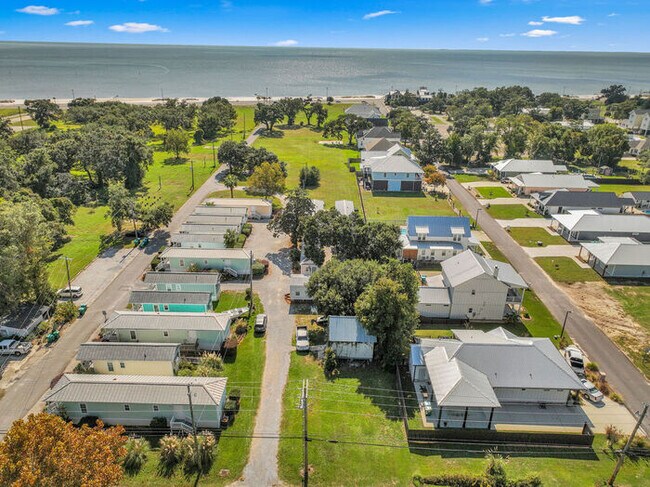 Building Photo - 171 Paradise Ave