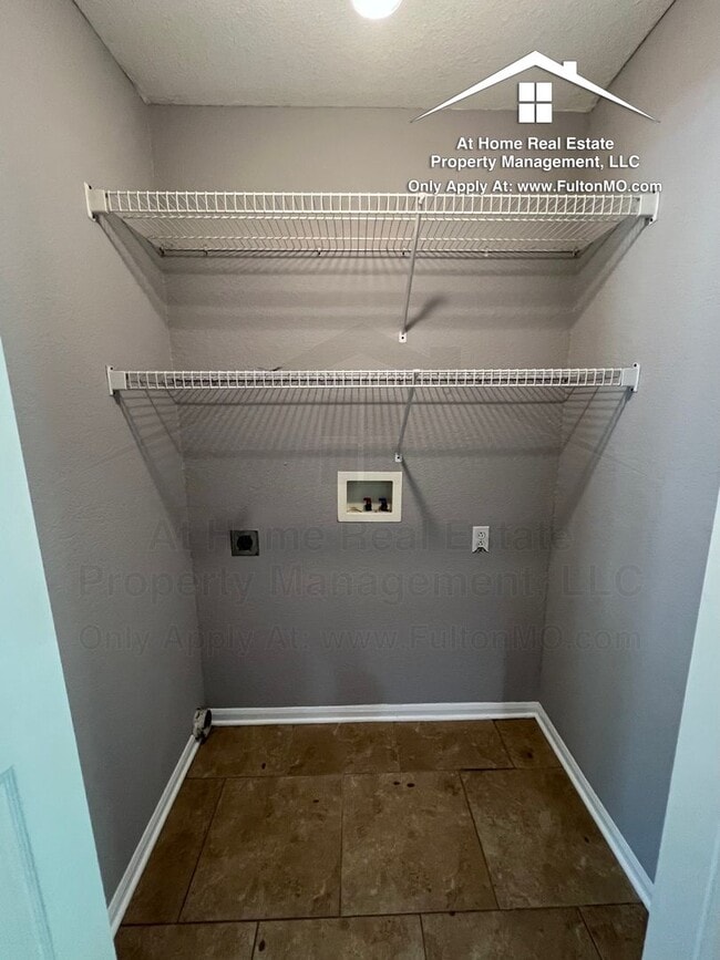 Building Photo - 997 Boulder Ct