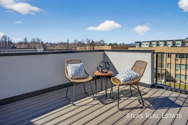 Building Photo - 830 Cherry St