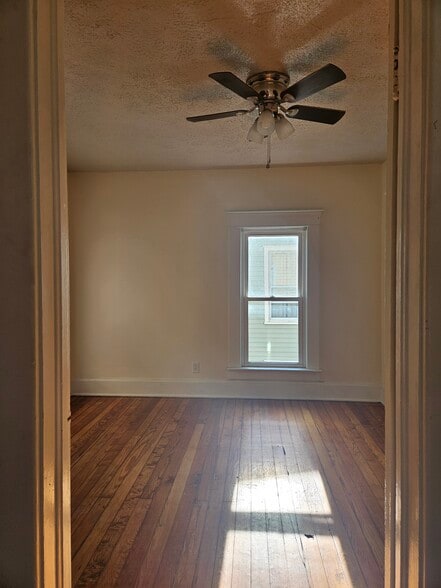 Bedroom - 9 1/2 3rd Ave