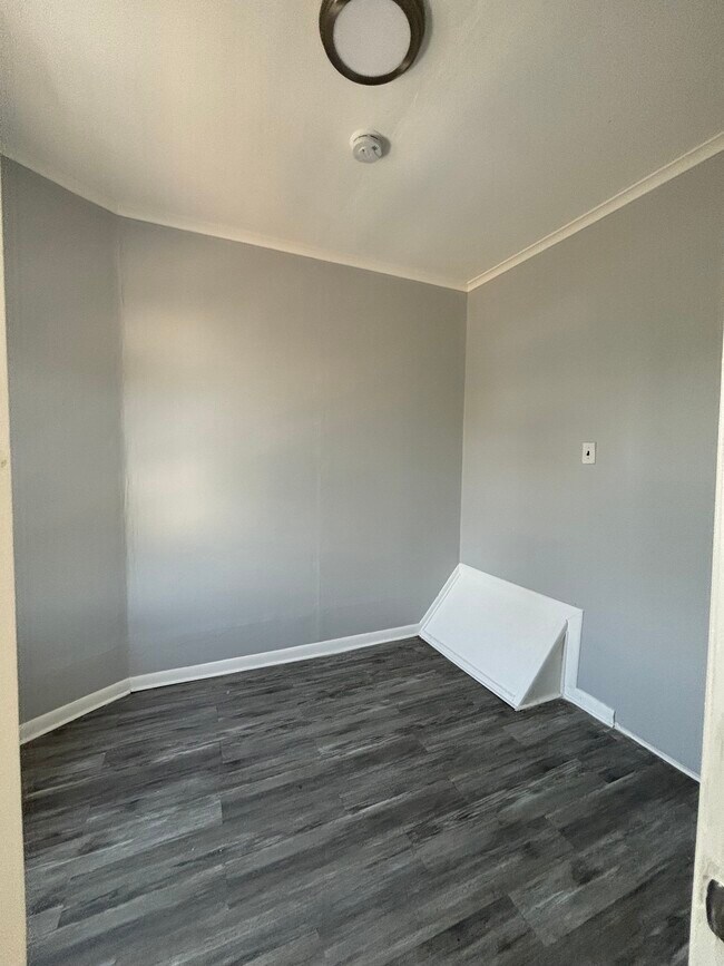 Building Photo - 591 15th Ave