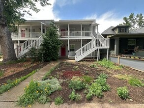 Building Photo - Updated 3-bed 1-bath upper home in Sunnyside with clean finishes and a fresh contemporary feel!
