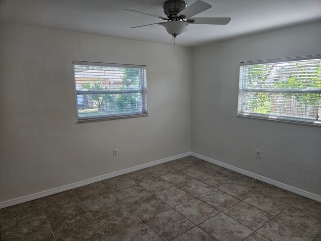 Building Photo - Block Remodeled Seminole Home