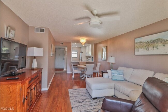 Building Photo - 9281 Central Park Dr