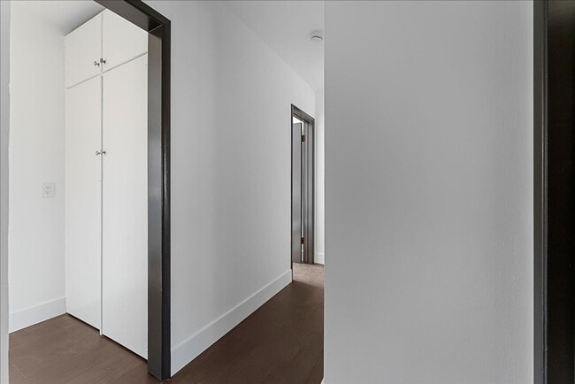 Building Photo - 107 S Aviation Blvd