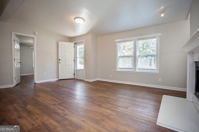 Building Photo - 1801 Marie Way