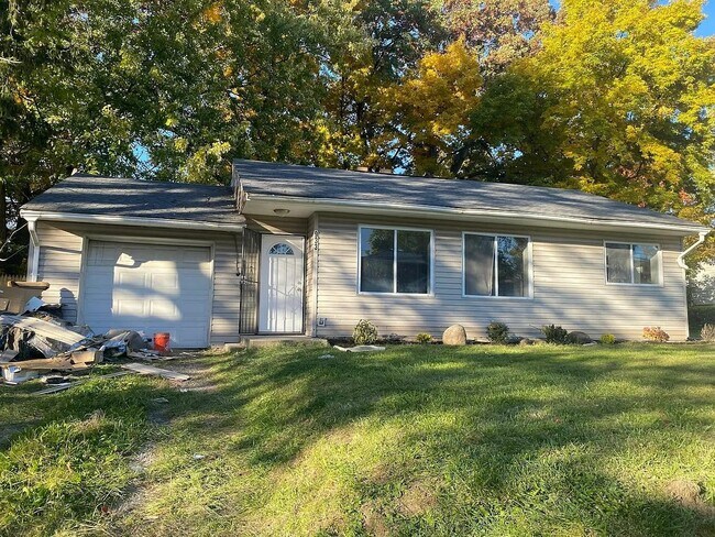 Building Photo - 933 Russel Avenue