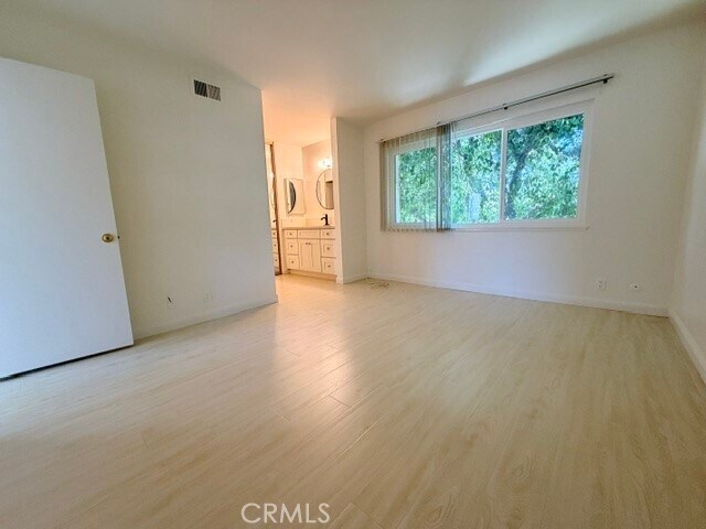 Building Photo - 775 Hampshire Ln