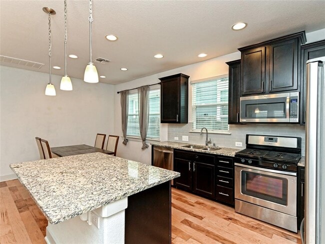 Building Photo - 2205 Capulet St