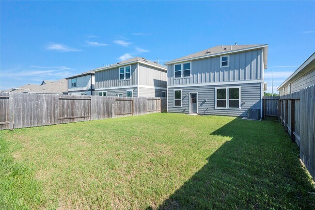 Building Photo - 16314 Dutton Clover Dr